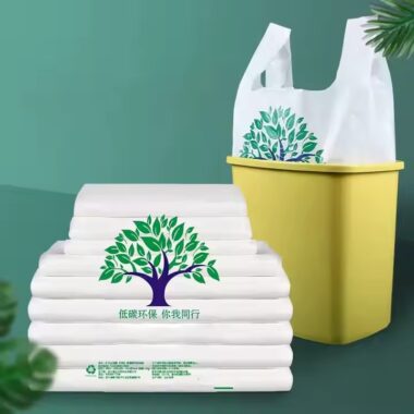 Custom biodegradable plastic shopping bags made from 100% compostable material