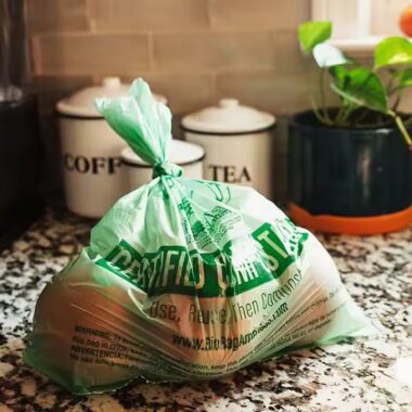 High-quality biodegradable plastic bag for retail and grocery use